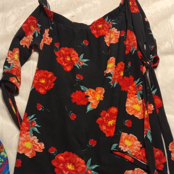 Clothes - Picture 14 of 17